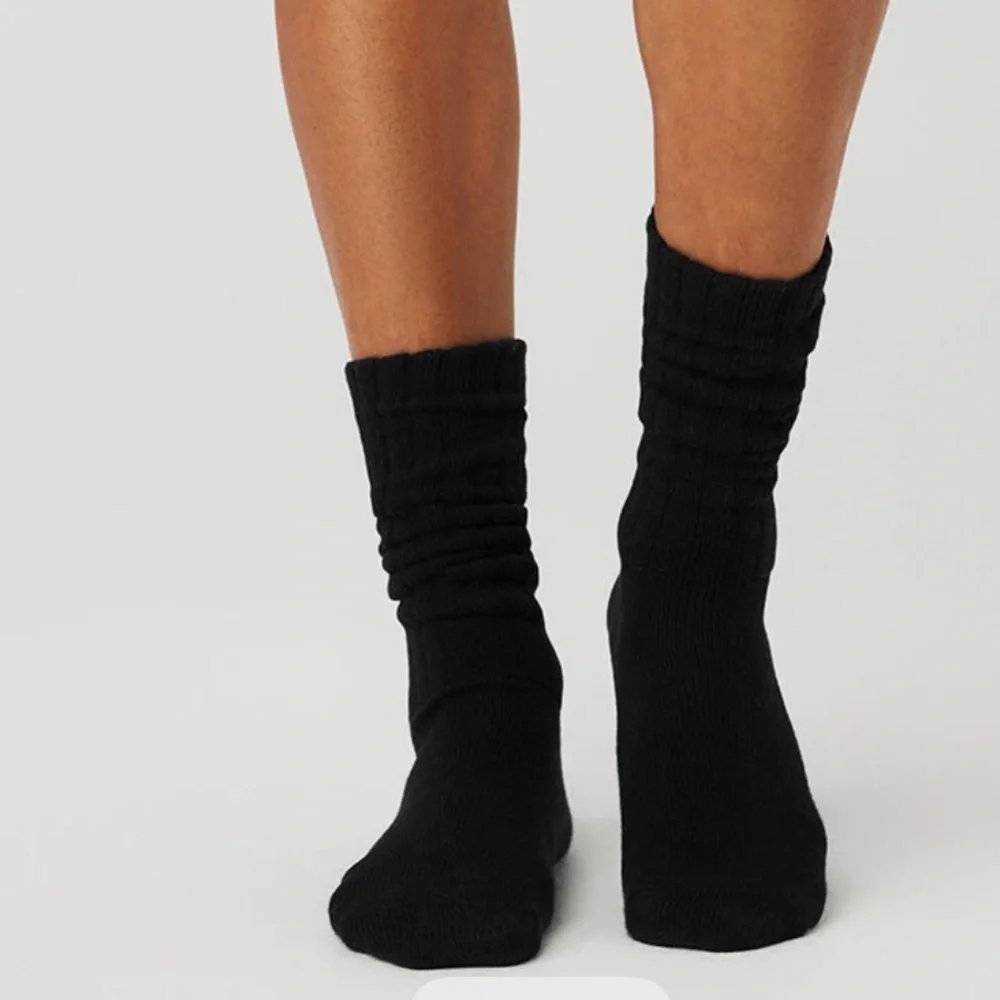 NWT Alo unisex scrunch socks in black size medium
